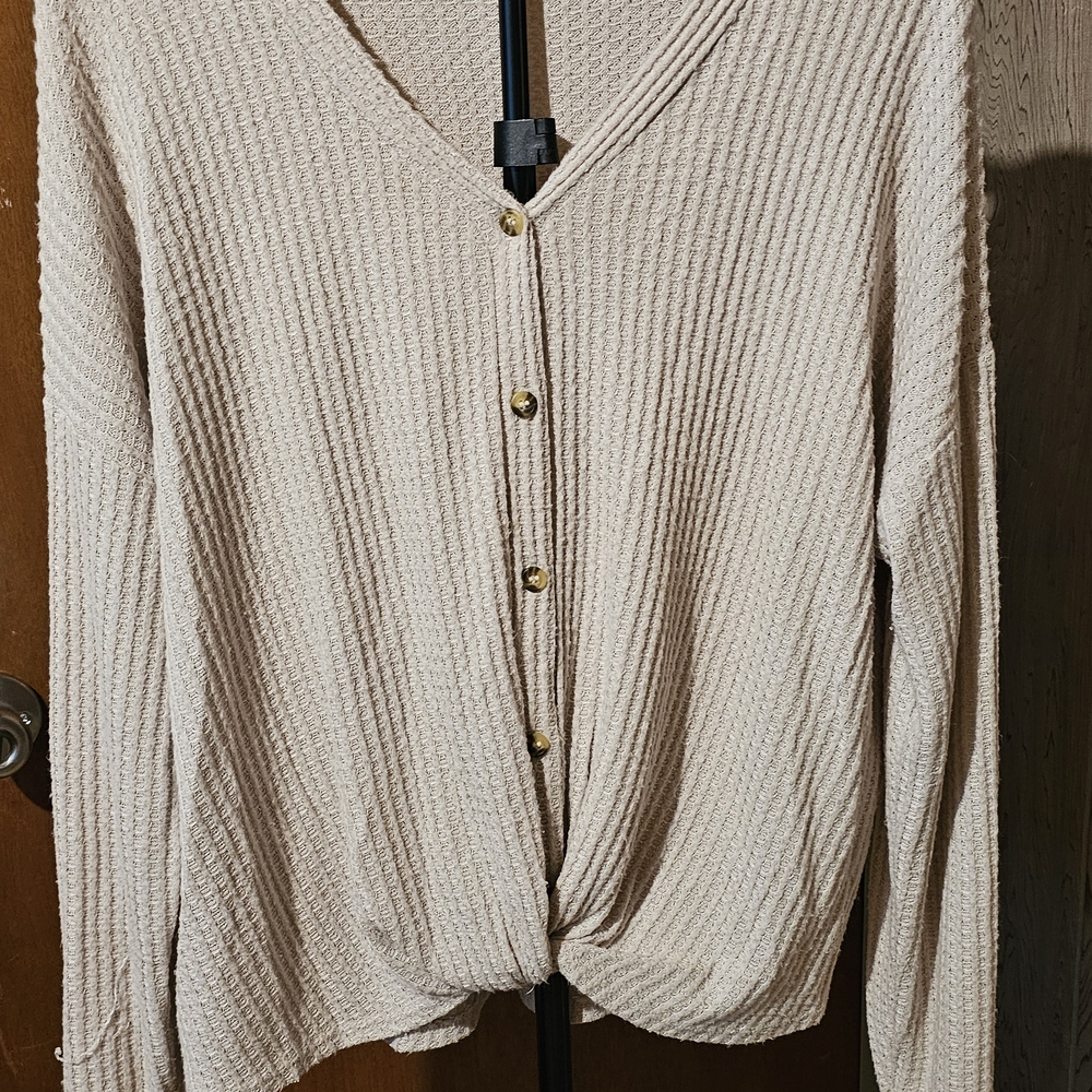 Women's V-Neck Sweater in Cream